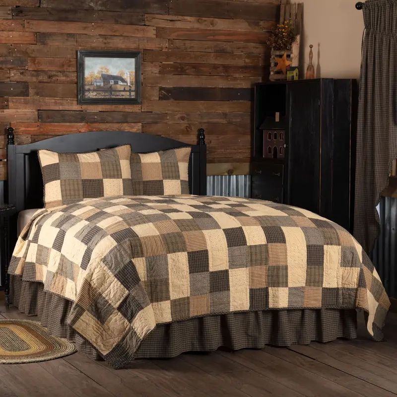 Kettle Grove Queen Quilt Set In Black And Khaki Tones 1