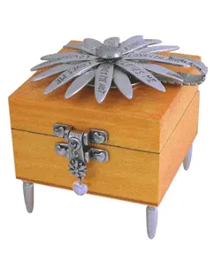 'Loves Me' Handcrafted Wooden Keepsake Box 1